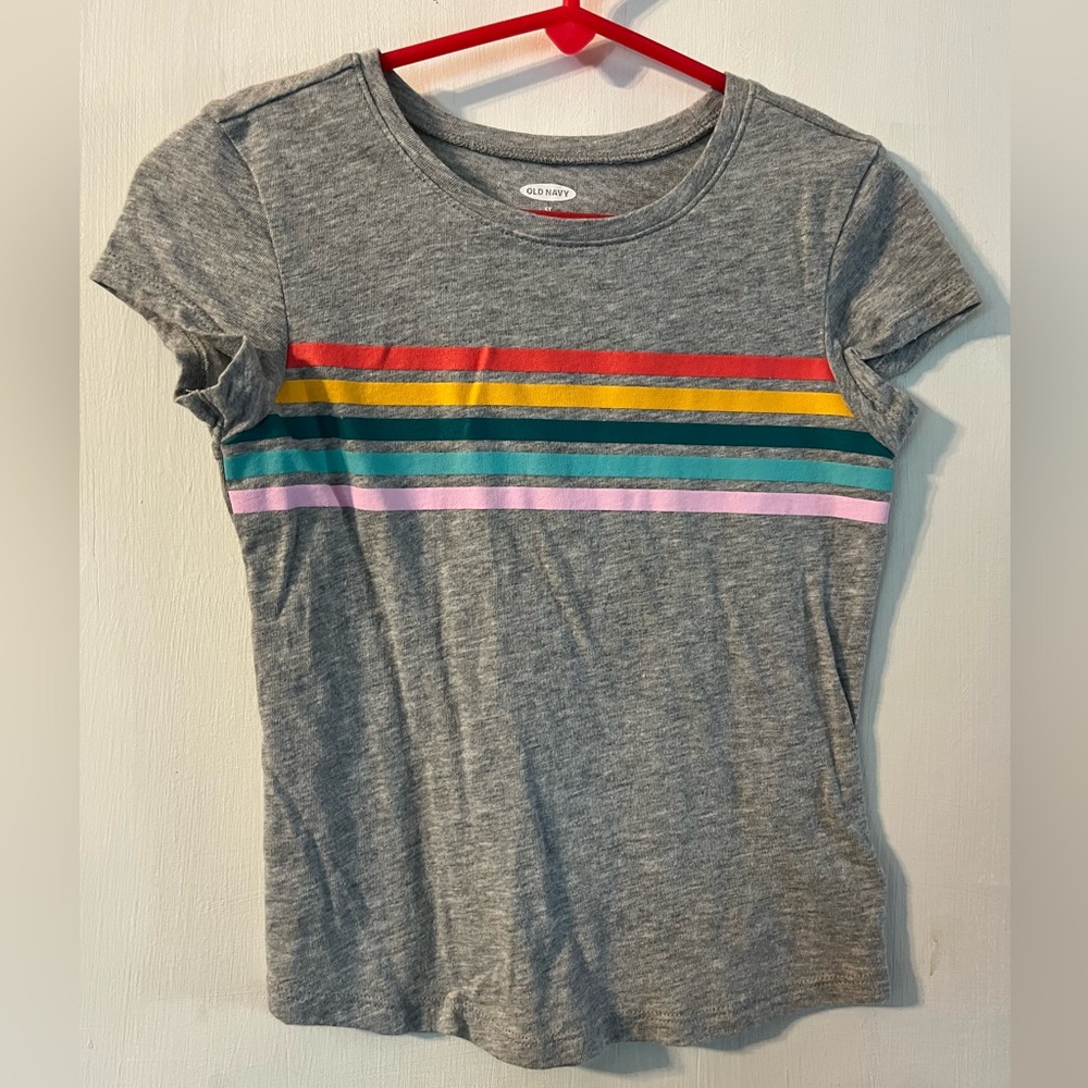 Old Navy 5T short sleeved t shirt-used/great shape